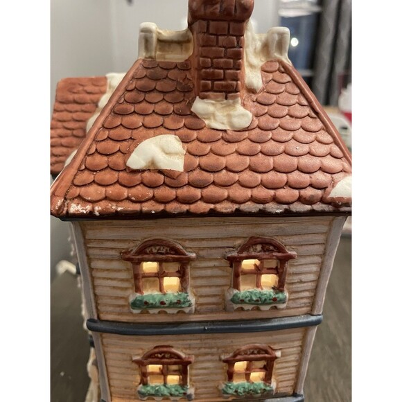 Vintage Mervyns Christmas Holiday Village Square 1992 Lighted Higgin’s Tailor - Picture 15 of 16